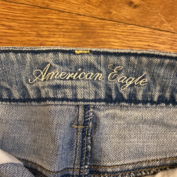 American Eagle light wash distressed jean shorts - Picture 2 of 4